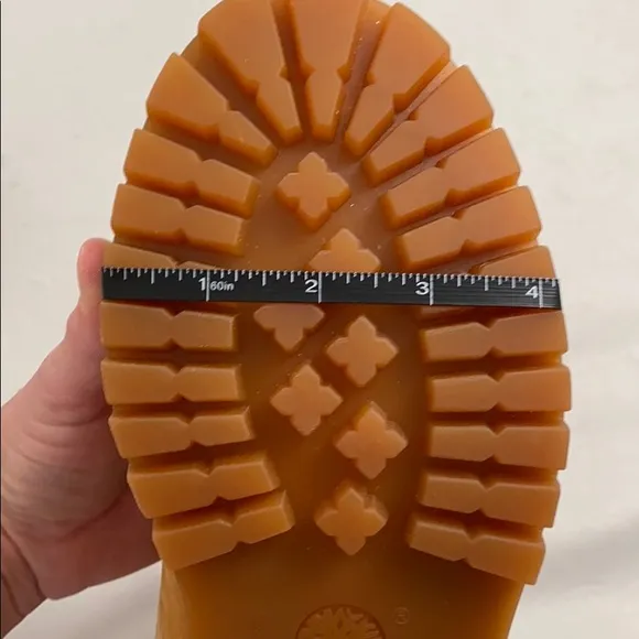 Timberland 6” Wheat Nubuck boots 7.5