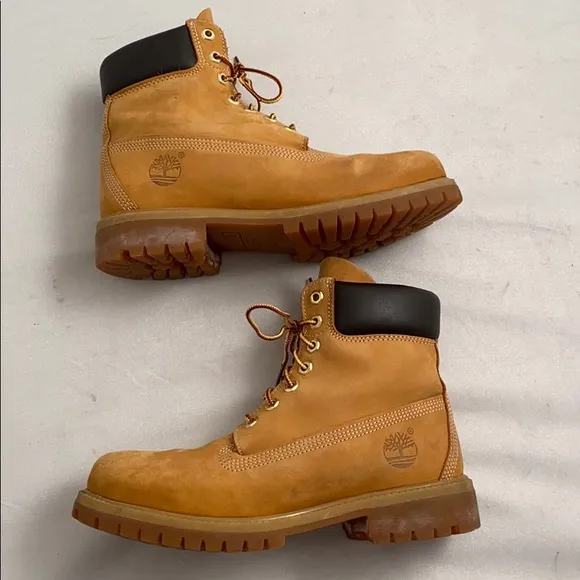 Timberland 6” Wheat Nubuck boots 7.5