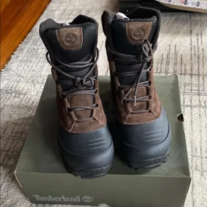 Timberland Brown Rain &amp; Snow Boots with High-Top Design and Thick Traction Sole
