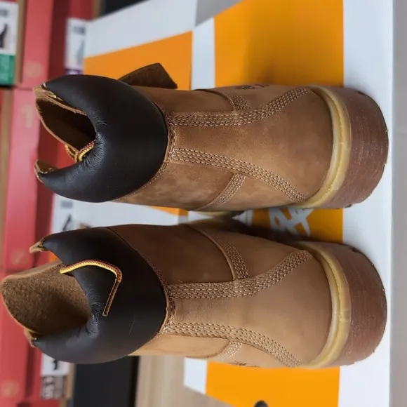 Timberland Premium 6 in Waterproof Boot Wheat Nubuck New with small defe…