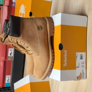 Timberland Premium 6 in Waterproof Boot Wheat Nubuck New with small defe…