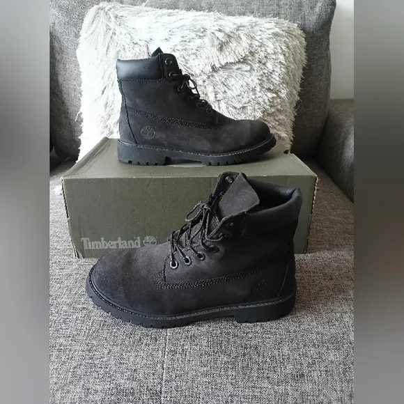 Timberland Premium 6 Inch Waterproof Boots Color Black Nubuck Size 6 Juniors