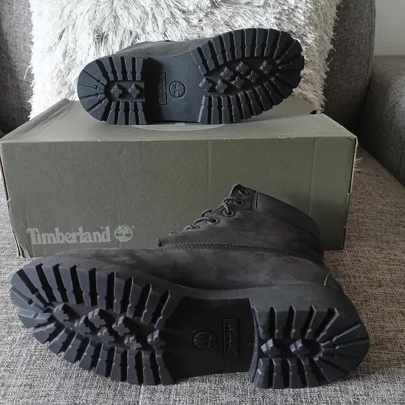 Timberland Premium 6 Inch Waterproof Boots Color Black Nubuck Size 6 Juniors