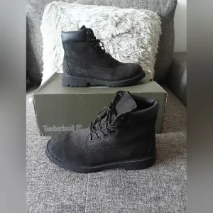 Timberland Premium 6 Inch Waterproof Boots Color Black Nubuck Size 6 Juniors