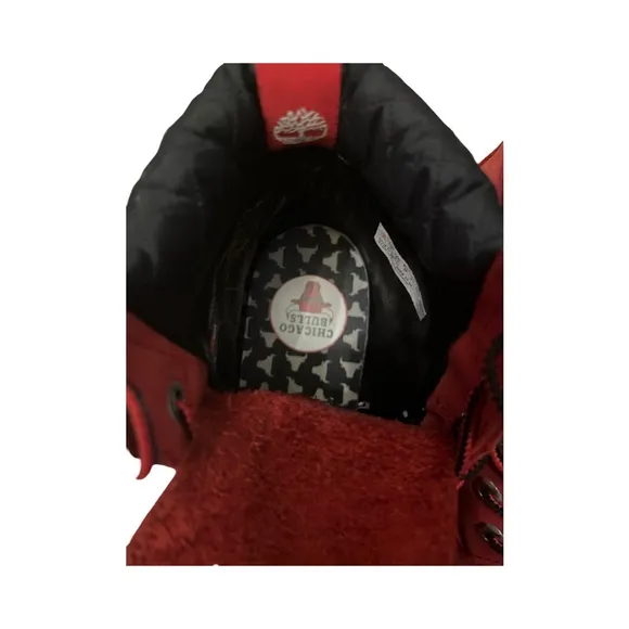 Timberland x NBA “Chicago Bulls” Red Boots - size 6