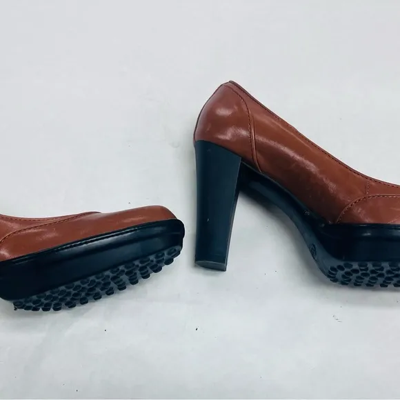 Tod's Women's Brown Leather Shoes