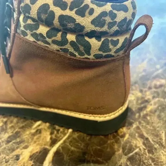 Toms Women Size 9 Mojave Oiled Waterproof Ember Nubuck Leopard Suede Mid Boots