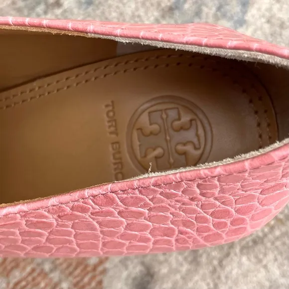 Tory Burch NWT Georgina Embossed Pink Pointy Toe Ankle Boots Sz 9