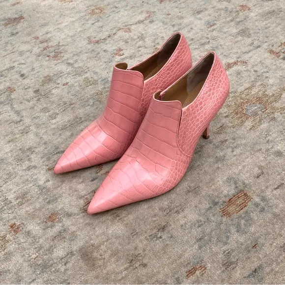 Tory Burch NWT Georgina Embossed Pink Pointy Toe Ankle Boots Sz 9