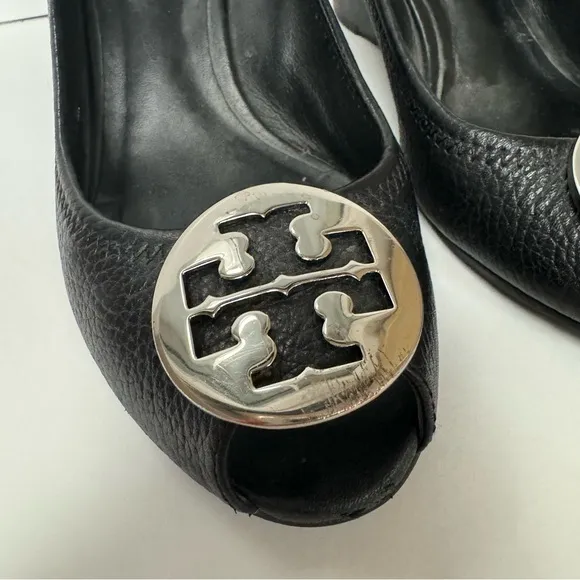 Tory Burch Sally Black Leather Silver Medallion Wedge Pumps Heels 8M women shoe