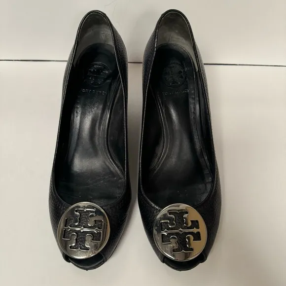 Tory Burch Sally Black Leather Silver Medallion Wedge Pumps Heels 8M women shoe
