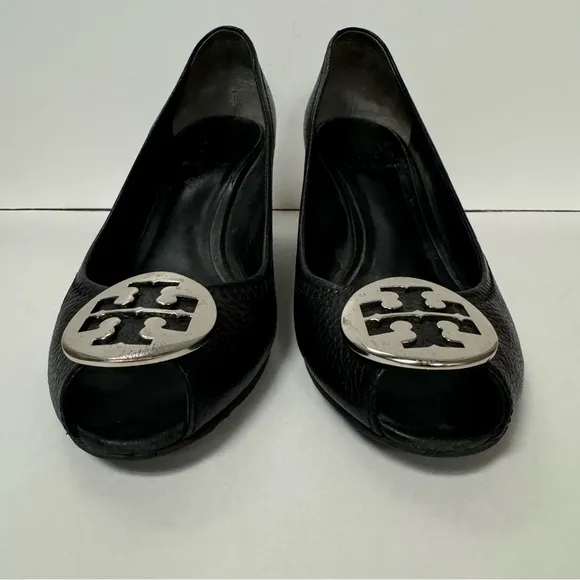 Tory Burch Sally Black Leather Silver Medallion Wedge Pumps Heels 8M women shoe