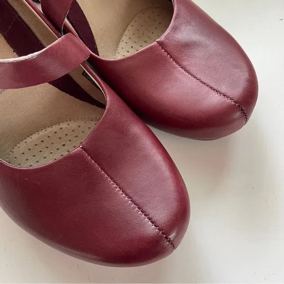Tsubo NWOB Burgundy Japanese Comfort Mary-Janes Leather Slingback Adjustable 9.5