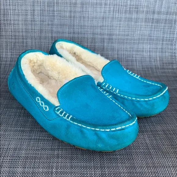 UGG Ansley Blue Moccasin Slippers Shoes Women’s size 8