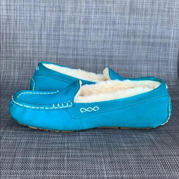 UGG Ansley Blue Moccasin Slippers Shoes Women’s size 8