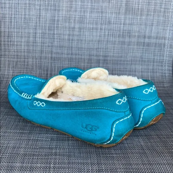 UGG Ansley Blue Moccasin Slippers Shoes Women’s size 8
