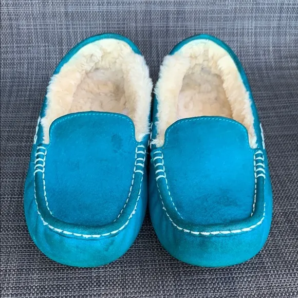 UGG Ansley Blue Moccasin Slippers Shoes Women’s size 8