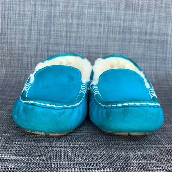 UGG Ansley Blue Moccasin Slippers Shoes Women’s size 8
