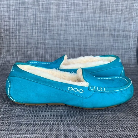UGG Ansley Blue Moccasin Slippers Shoes Women’s size 8