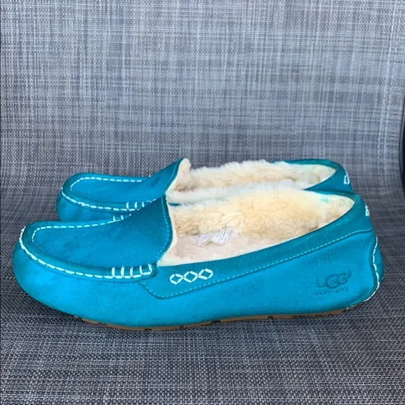 UGG Ansley Blue Moccasin Slippers Shoes Women’s size 8