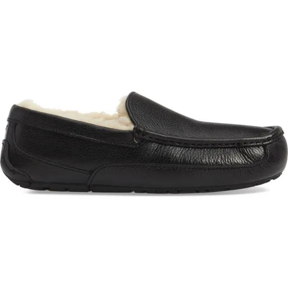UGG Ascot Leather Black Slipper. Size: 11, 12