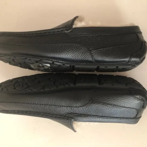 UGG Ascot Leather Black Slipper. Size: 11, 12