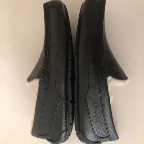 UGG Ascot Leather Black Slipper. Size: 11, 12