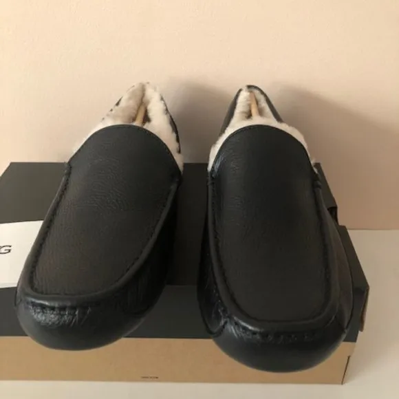 UGG Ascot Leather Black Slipper. Size: 11, 12