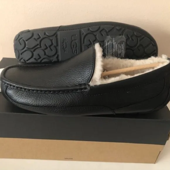 UGG Ascot Leather Black Slipper. Size: 11, 12