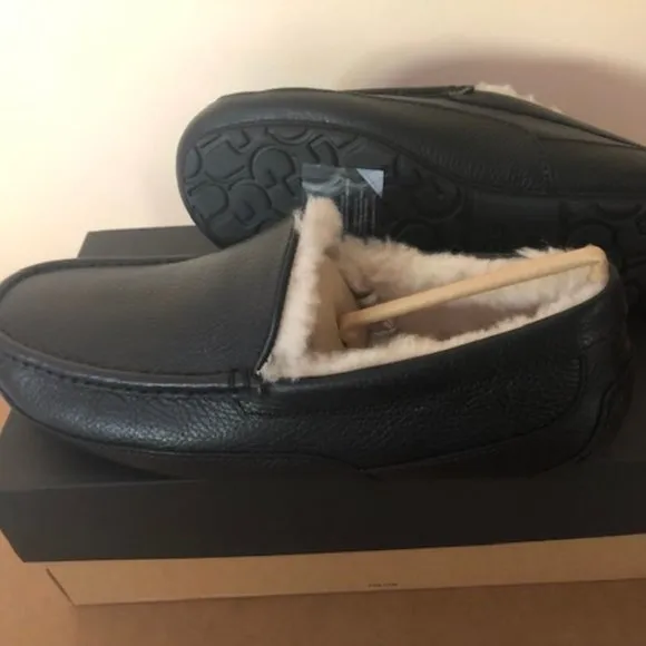 UGG Ascot Leather Black Slipper. Size: 11, 12