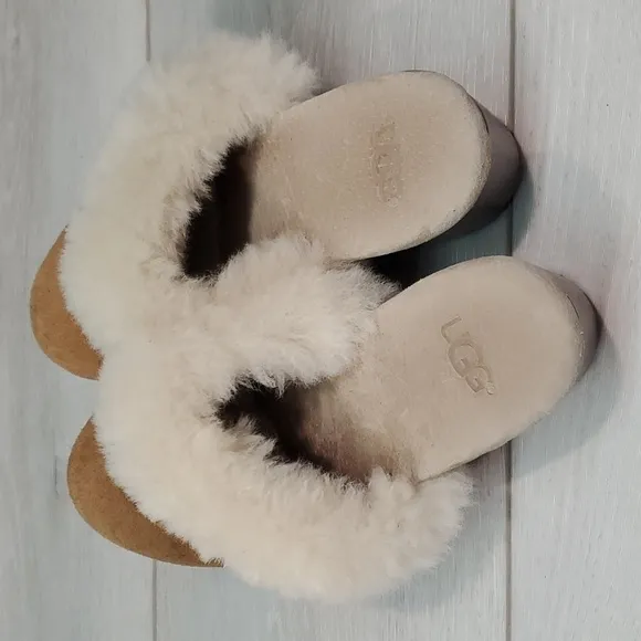 Ugg Australia Sera Youth Girls Clogs Mules Heels Fur Shoes sz 3