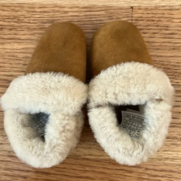 UGG Baby Infant Suede Booties Slipper Shoes 4-12M (Size 2/3)