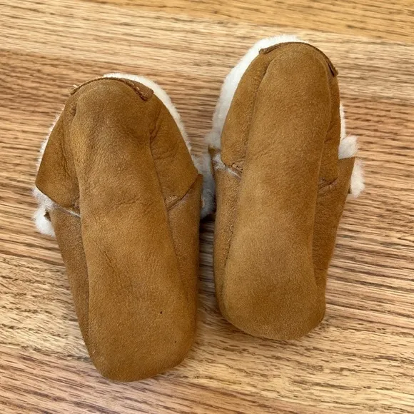 UGG Baby Infant Suede Booties Slipper Shoes 4-12M (Size 2/3)