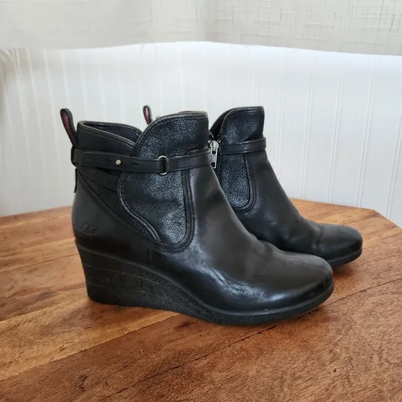 UGG Black Emalie Cozy Waterproof Leather Wedge Ankle Boots 9
