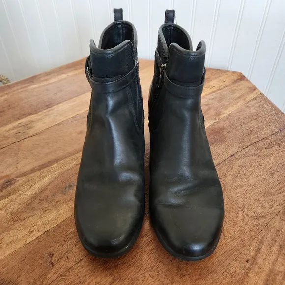 UGG Black Emalie Cozy Waterproof Leather Wedge Ankle Boots 9