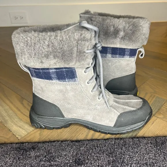 UGG BOOTS BUTTE II GRAY LEATHER SIZE YOUTH 4 FIT'S WOMEN'S 6