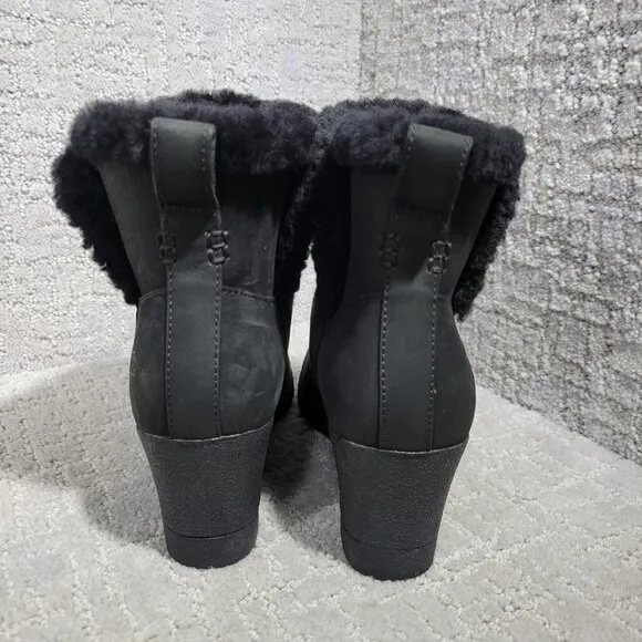 UGG Devorah Women's Size 7.5 US Black Leather Wedge Heel Waterproof Ankle Boots