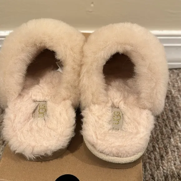 UGG Kids K Cozy II Metallic Gold slippers- size kids US 13