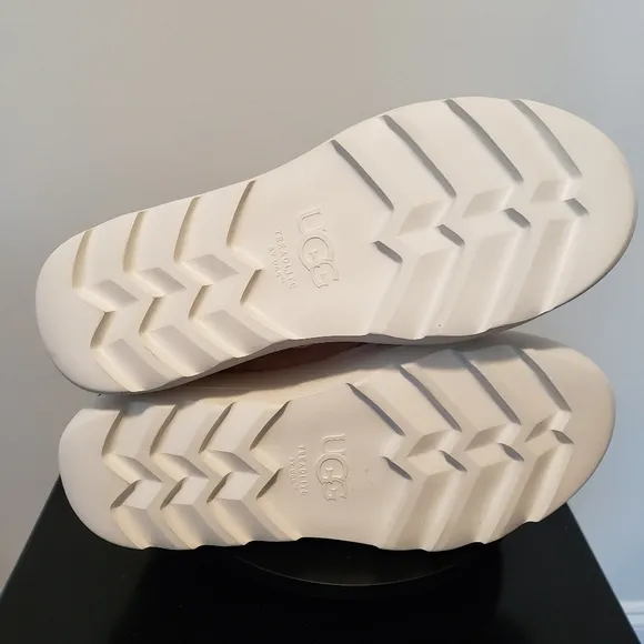Ugg Marin Mega Lace Chunky Platforms Shoes Color Peach Size 9