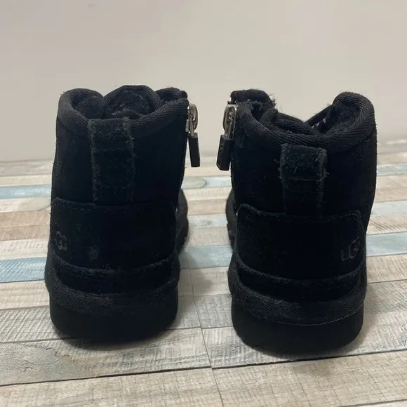 Ugg Neumel II Chukka Kids Boots