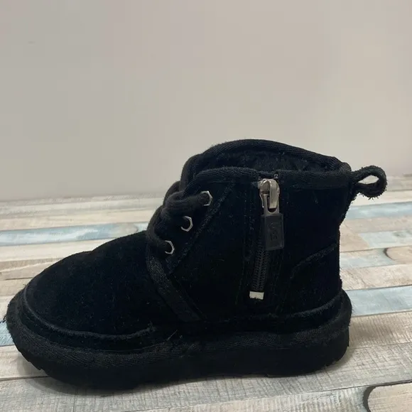 Ugg Neumel II Chukka Kids Boots