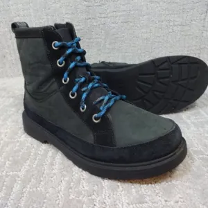 UGG Robley Youth Size 5 US Black Leather Weather Waterproof Boots 1112458K