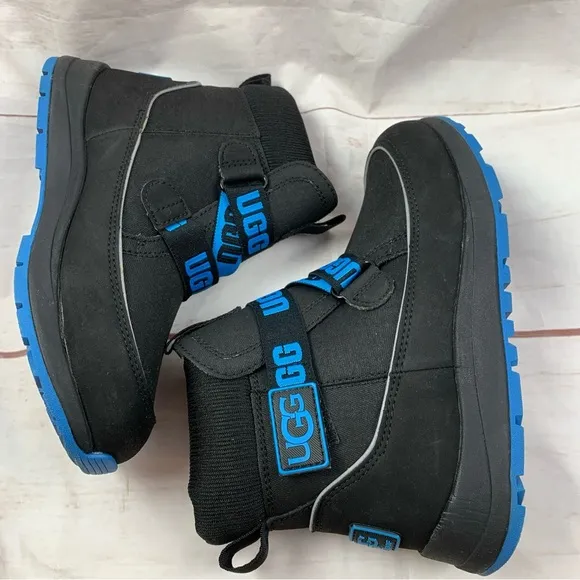 UGG TABOR kids boys unisex Boots shoes WATERPROOF 13.5 US1 lamb wool shearling