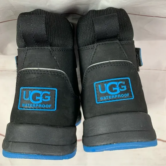 UGG TABOR kids boys unisex Boots shoes WATERPROOF 13.5 US1 lamb wool shearling