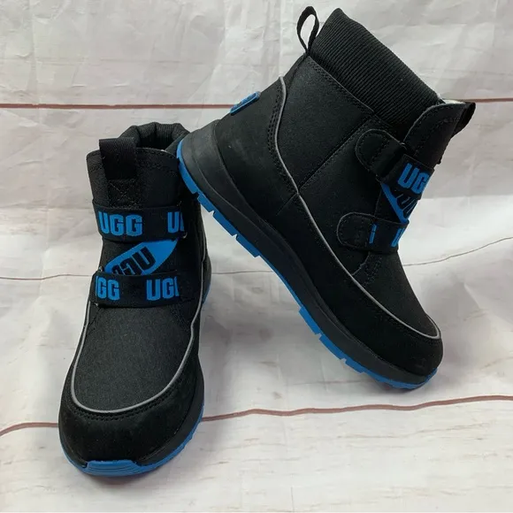 UGG TABOR kids boys unisex Boots shoes WATERPROOF 13.5 US1 lamb wool shearling