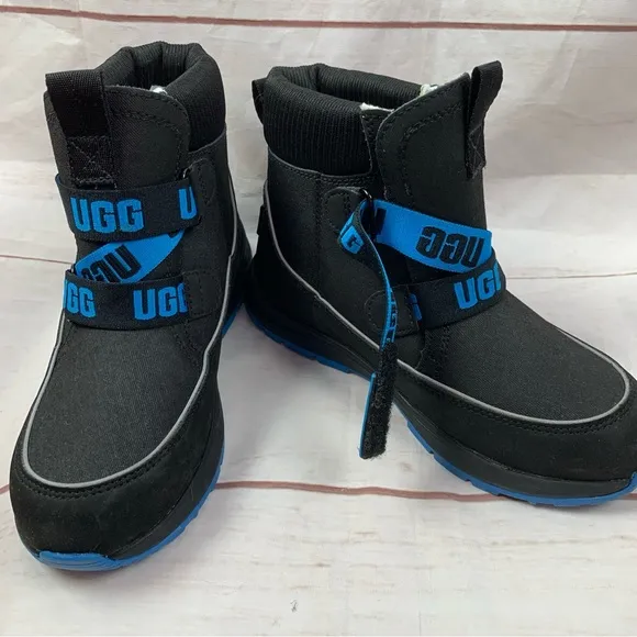 UGG TABOR kids boys unisex Boots shoes WATERPROOF 13.5 US1 lamb wool shearling