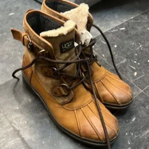 UGG Waterproof Boots Sz 8