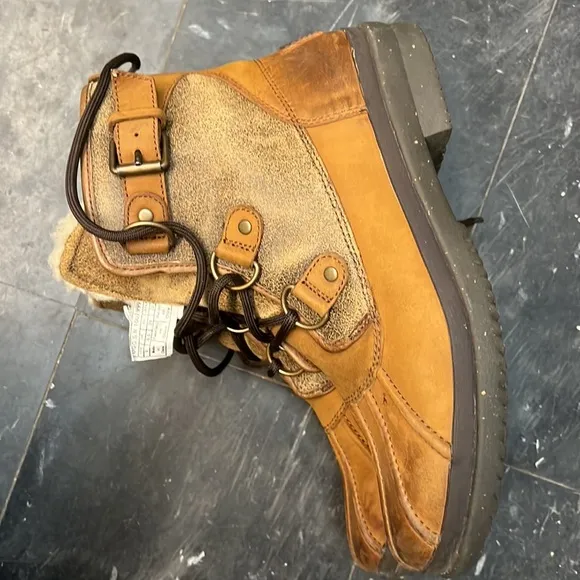 UGG Waterproof Boots Sz 8