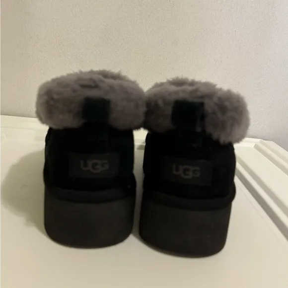 UGG Women's Black and Gray Fur-Lined Shoes