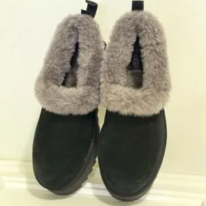 UGG Women's Black and Gray Fur-Lined Shoes